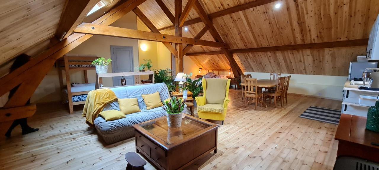 Loft Mansarde Du Train Jaune Avec Vue Sur Les Montagnes Saillagouse Exterior foto